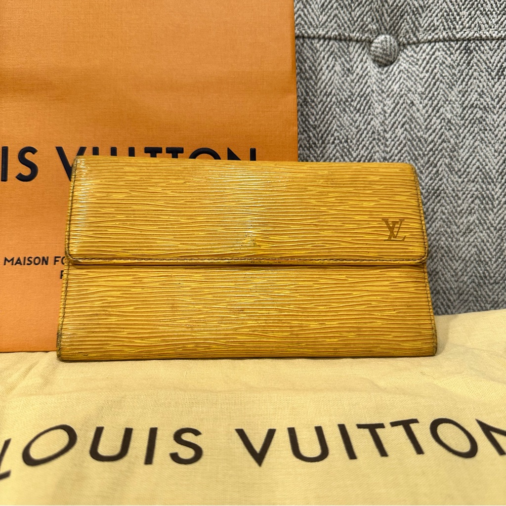Louis Vuitton Epi Porte Feuille Sarah Leather Long Bifold Wallet
